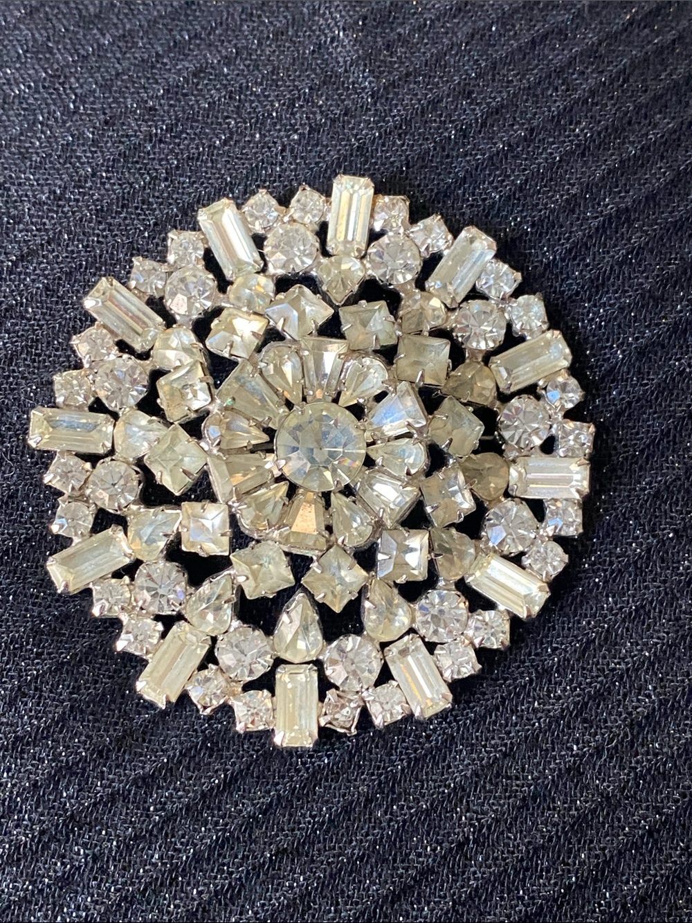Vintage Clear Crystal Cluster Round Brooch - Silver Tone